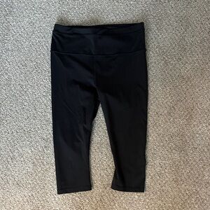 Athleta Accelerate Crop Leggings